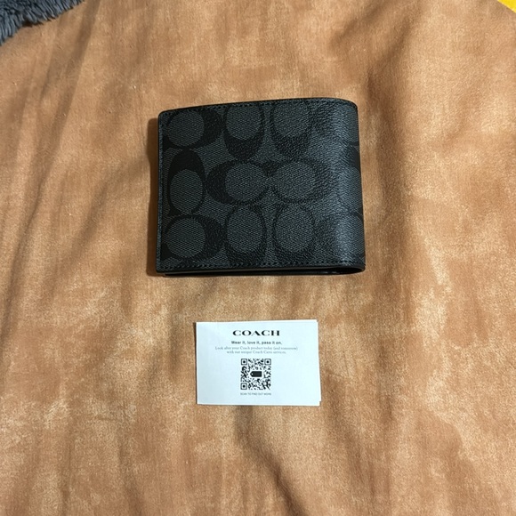 Men's BNWOT Coach Signature Ski Wallet - Picture 3 of 3